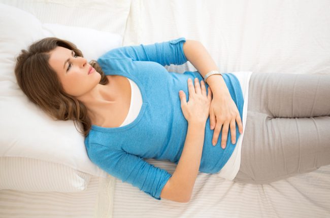 Chị em dễ bị các cơn đau bụng kinh hành hạ