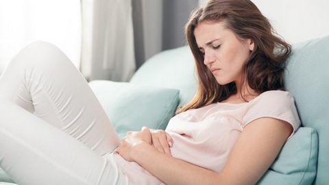 Kinh ra nhiều máu cục có thể dẫn đến nhiều biến chứng nguy hiểm